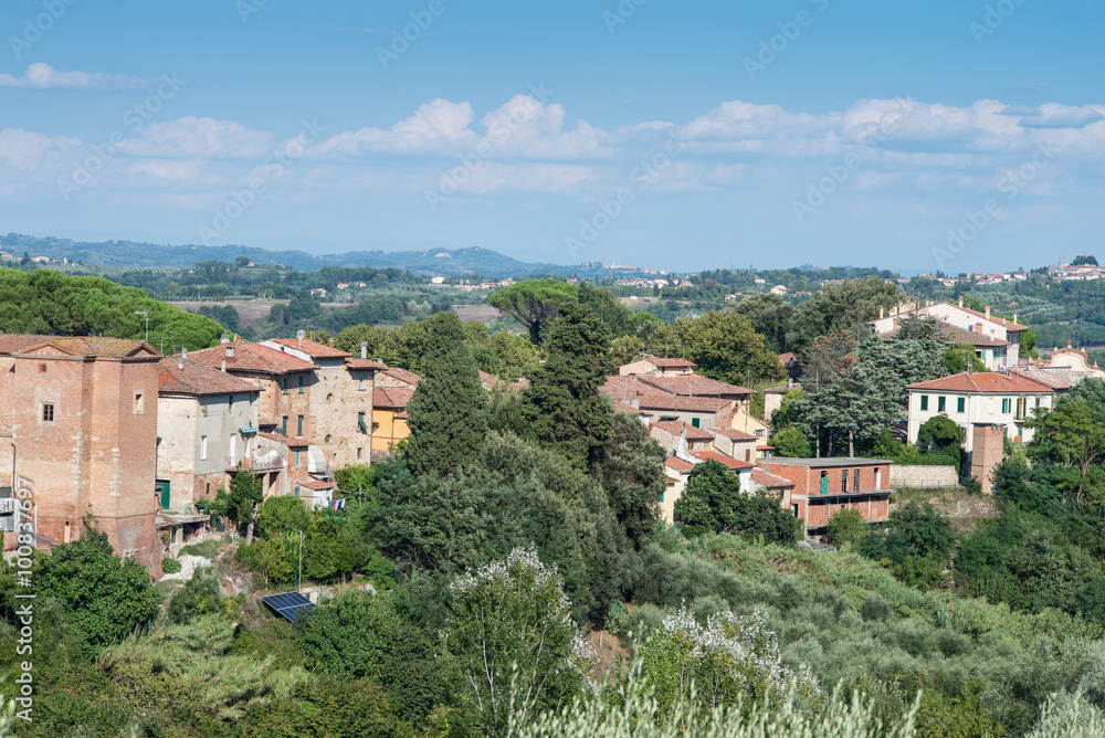 Panorama, paese villaggio case colline, vallata Toscana