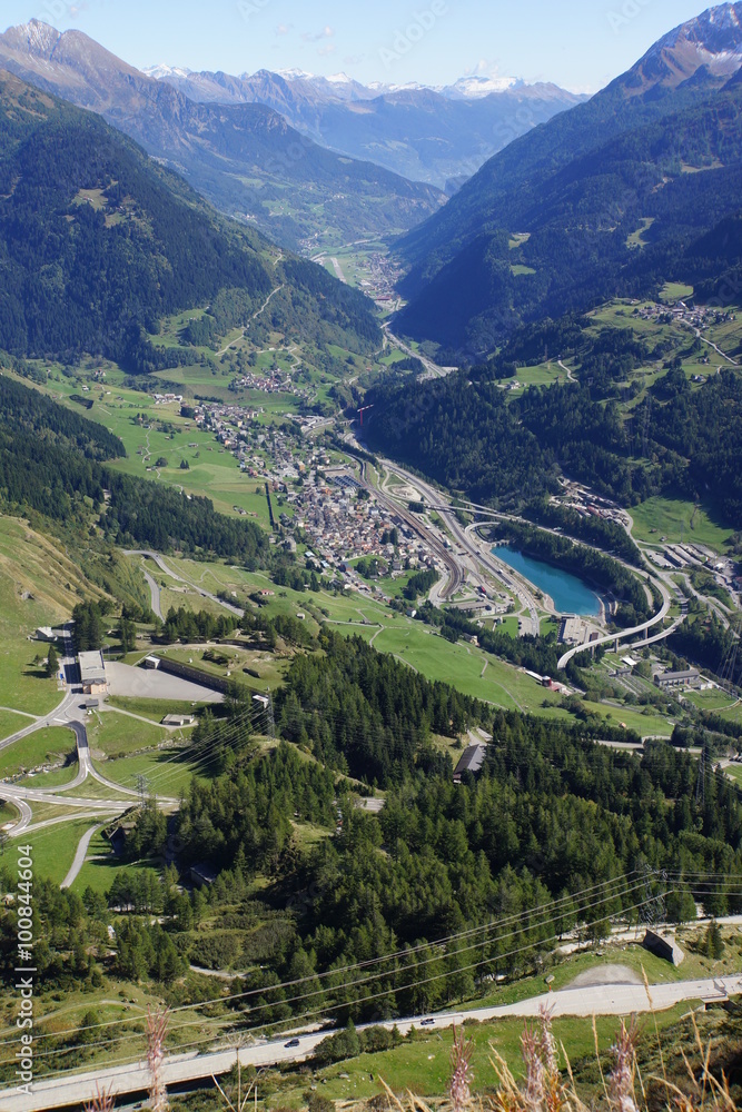 Blick vom Gotthardpass auf Airolo im Valle Leventina Blick vom Gotthardpass auf Airolo im Valle Leventina