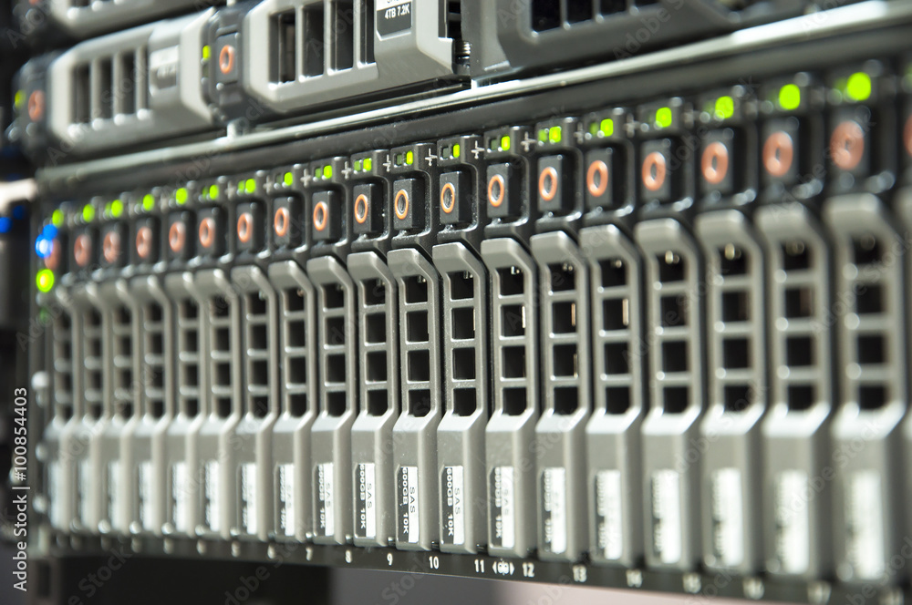 Array disk storage in data center with depth of field Array disk storage in data center with depth of field