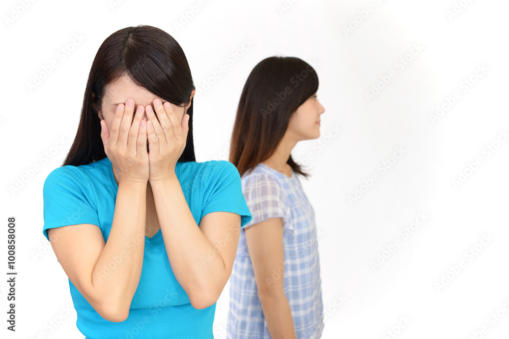 泣く女性 泣く女性