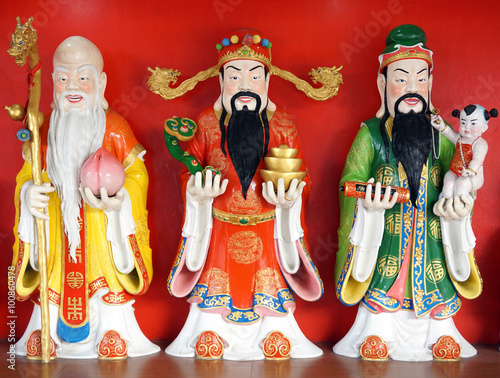 Lok Hong Xiu or Fu Lu Shou. Good Fortune (Fu,Hok), Prosperity (Lu,Lok), and Longevity (Shou,Siu) statue. Wat Samarnrattanaram, Chachoengsao, Thailand.