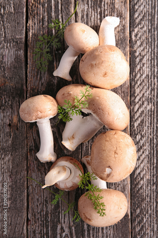 raw mushrooms raw mushrooms