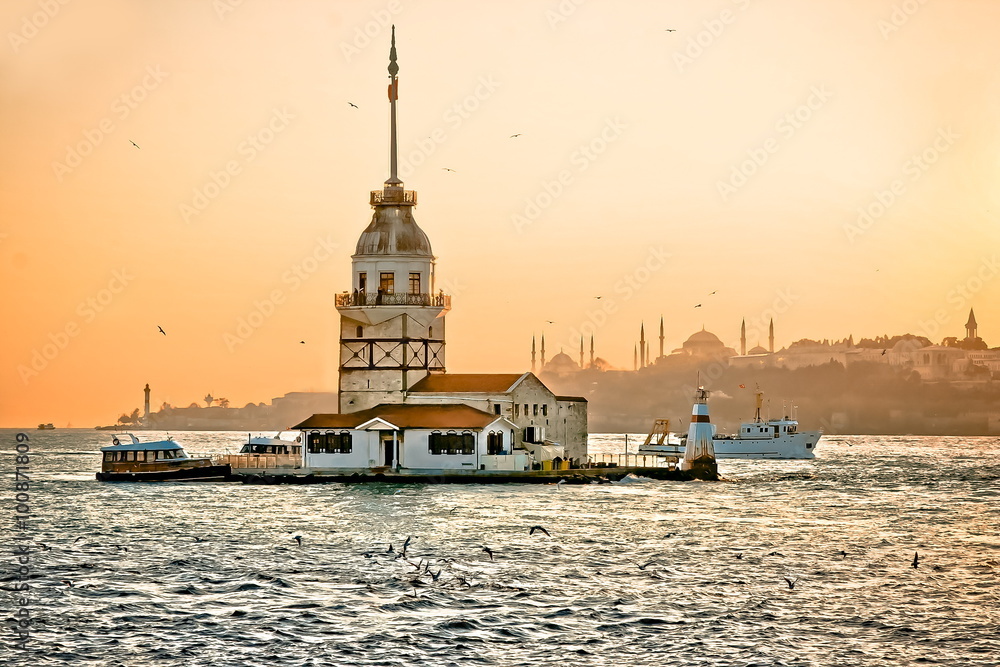 Fototapeta premium Maiden's tower. (Kiz Kulesi) Istanbul