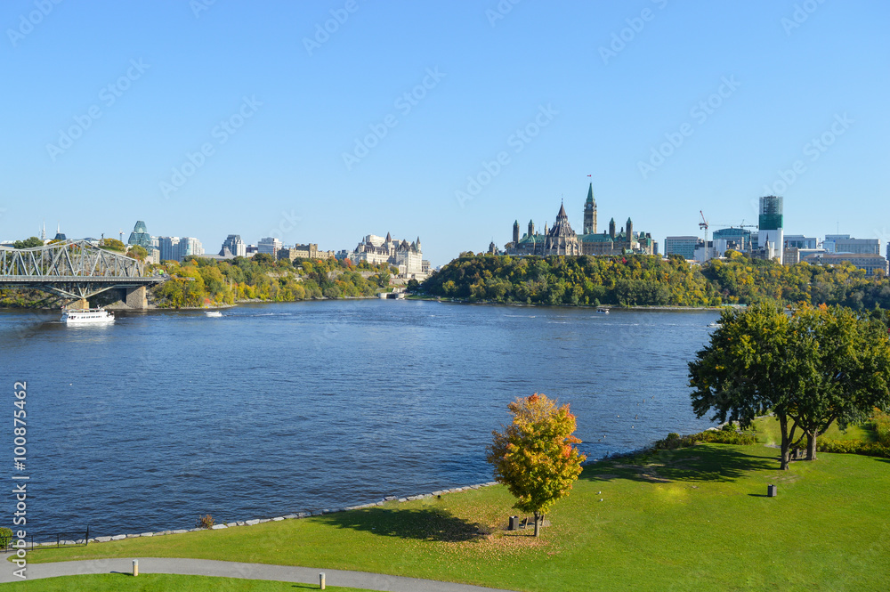 Fototapeta premium View of Parliament Buildings, Ottawa, Ontario, Canada