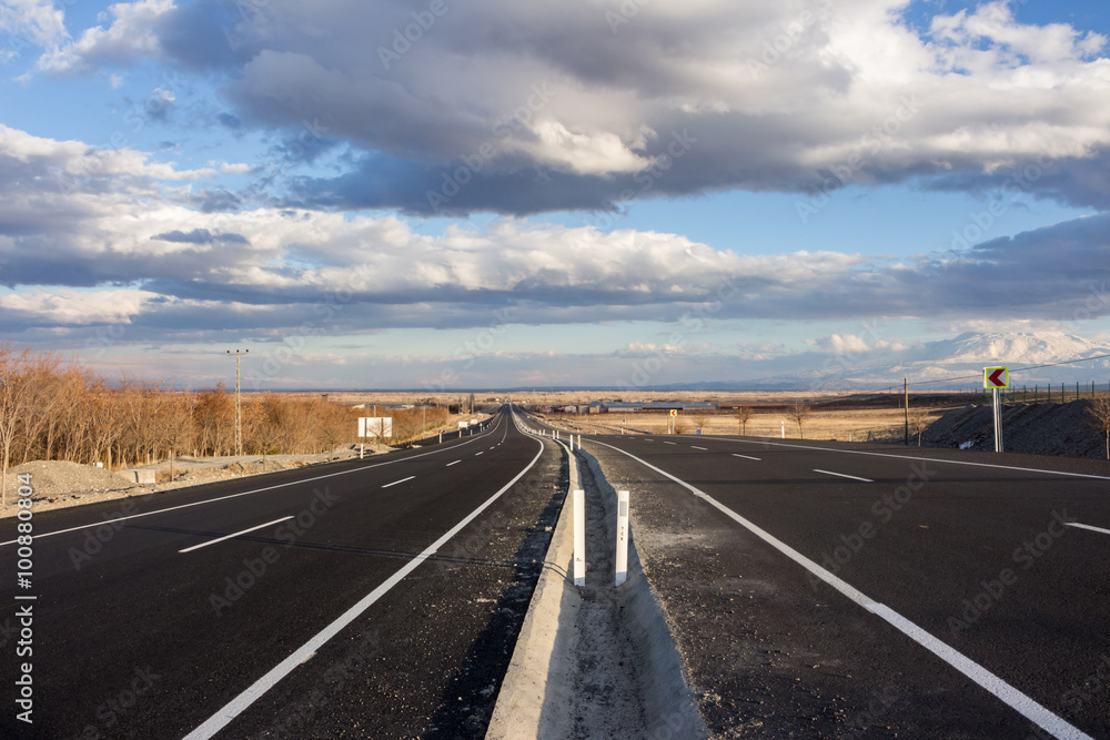 Photo taken outdoors in a beautiful landscape and Highways Photo taken outdoors in a beautiful landscape and Highways