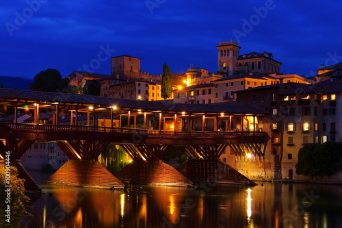 Bassano del Grappa Ponte Vecchio Nacht - Bassano del Grappa Ponte Vecchio night