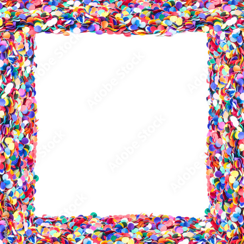 Rahmen aus Konfetti, weißer Hintergrund