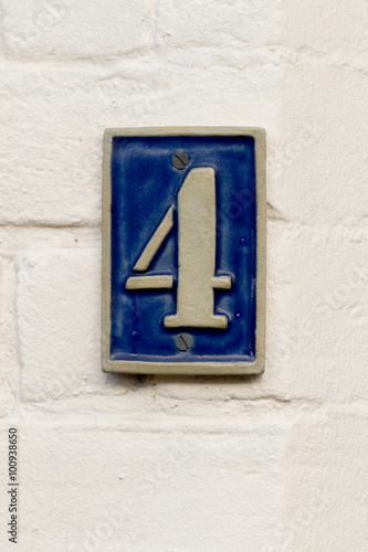 Obraz na płótnie House number 4 sign