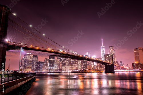 Fototapeta Naklejka Na Ścianę i Meble -  Brooklyn bridge at night