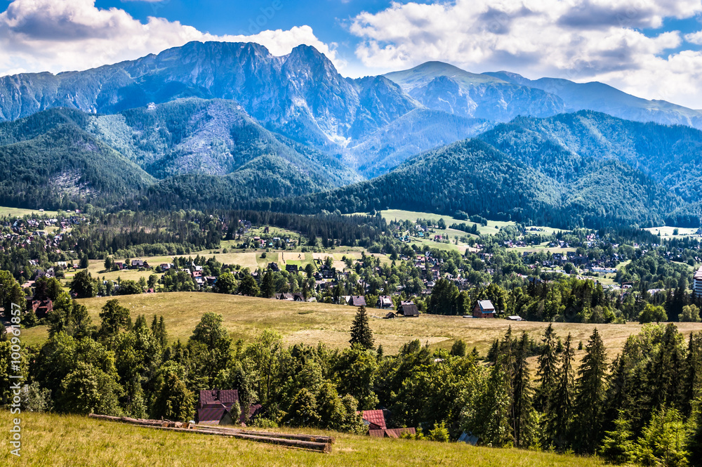 Obraz premium Landscape of Tatra Mountains, view at Zakopane