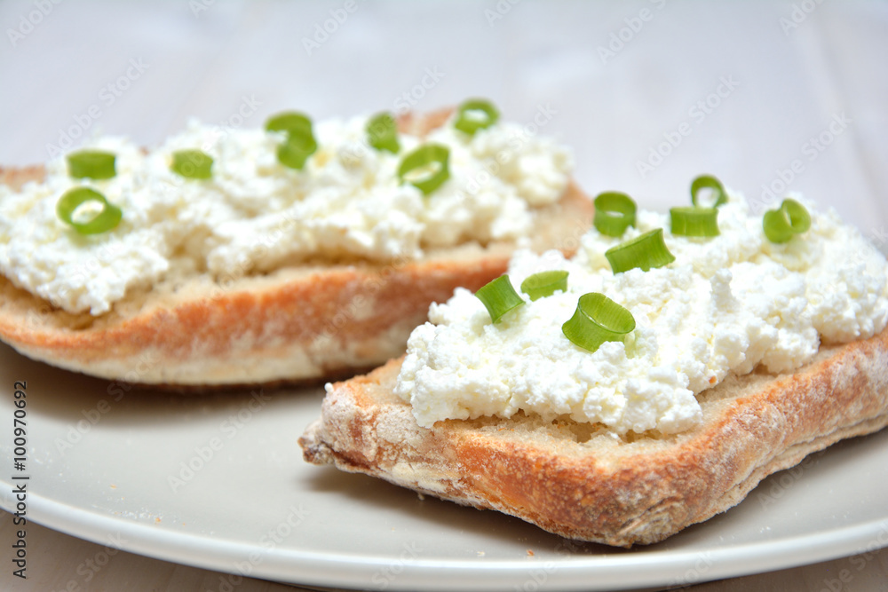Sandwiches with cottage cheese 