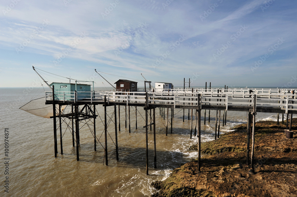 Trio de carrelets à Saint-Palais-sur-Mer (17420), département de la Charente-Maritime en région Nouvelle-Aquitaine, France Trio de carrelets à Saint-Palais-sur-Mer (17420), département de la Charente-Maritime en région Nouvelle-Aquitaine, France