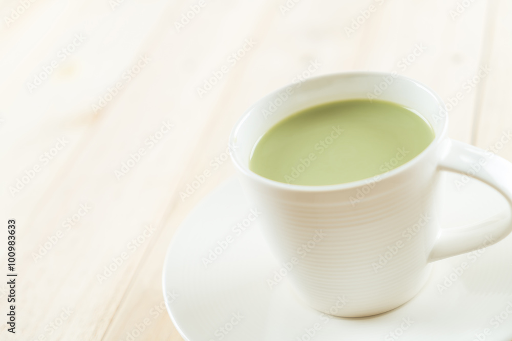 Obraz premium hot matcha latte