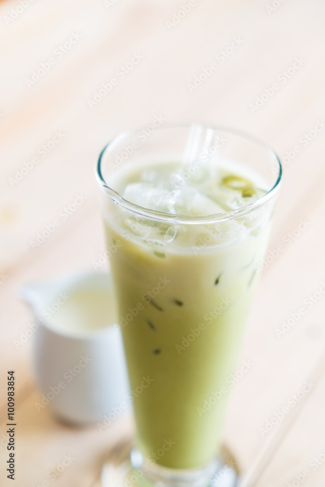 iced matcha latte