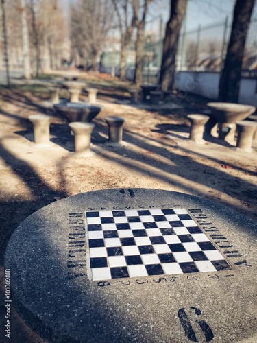 scacchiere nel parco photo