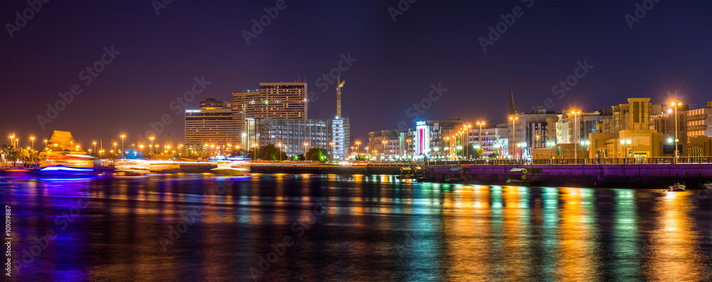 Fototapeta premium View of Dubai Creek in the evening, the Emirates