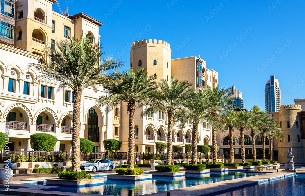 Naklejka premium Budynki na wyspie Starego Miasta w Dubaju, ZEA