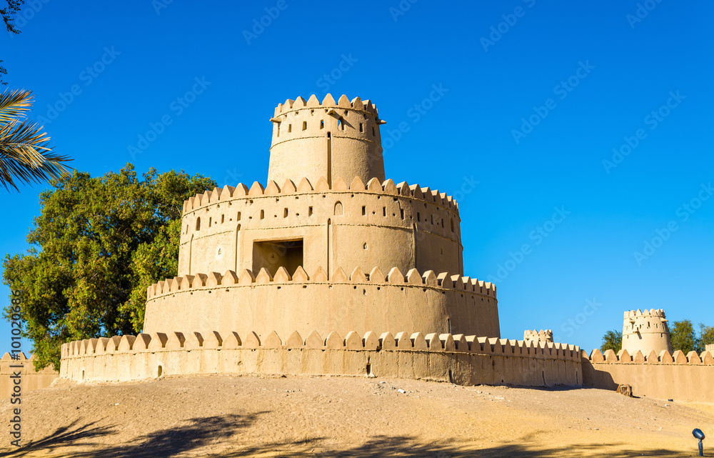 Fototapeta premium Tower of Al Jahili Fort in Al Ain, UAE