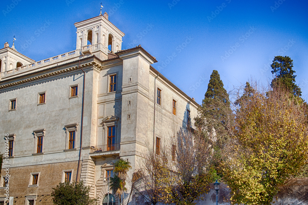 old buildings along the streets of Rome