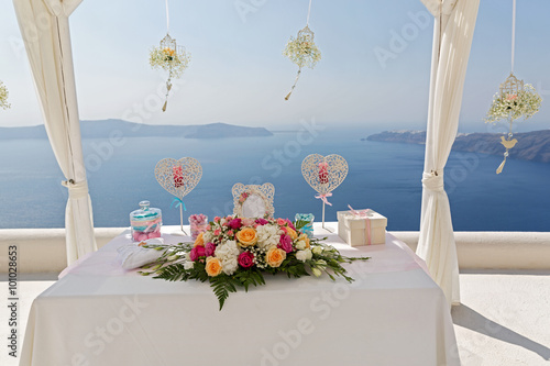 Fototapeta Naklejka Na Ścianę i Meble -  Wedding  bouquets of flowers on the table