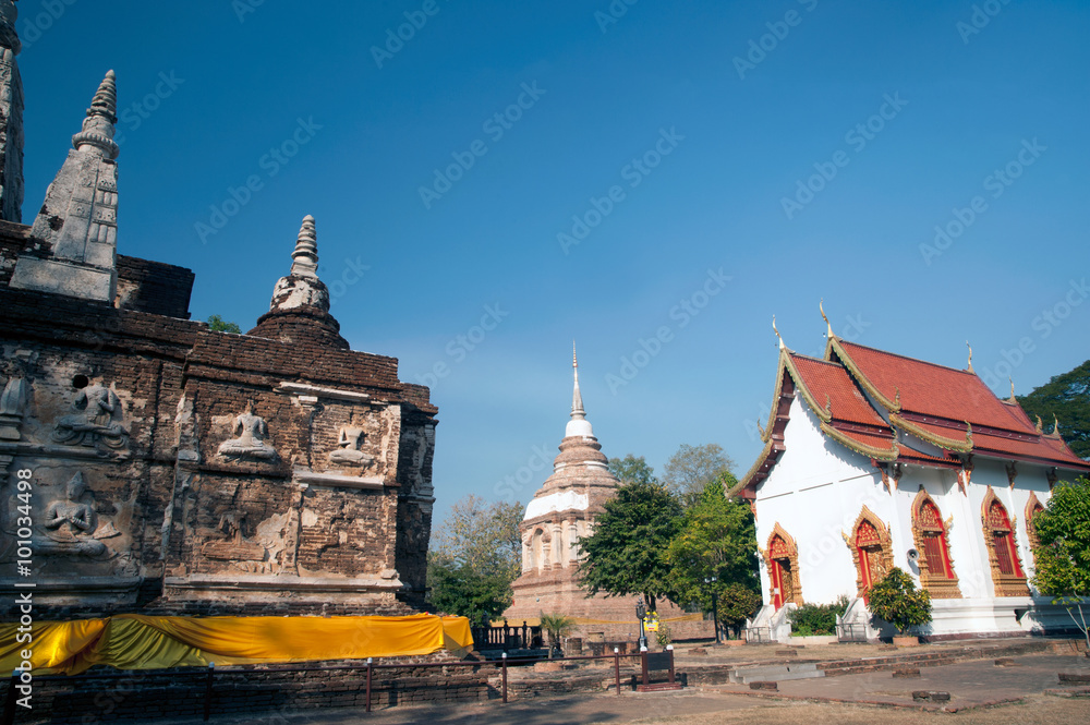 Fototapeta premium The Maha Chedi of Wat Chet Yot temple in Chaing Mai,Thailand.