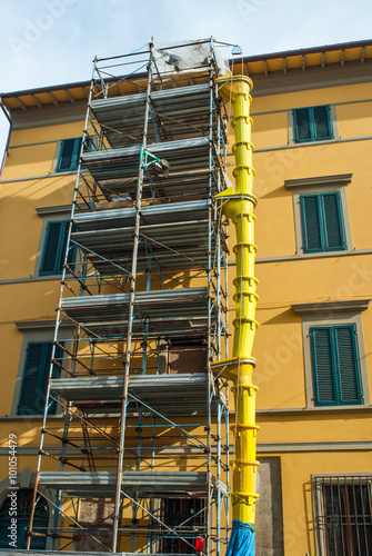 Cantiere edilizio, ponteggi in sicurezza