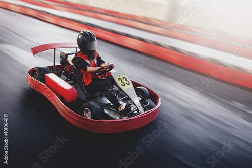 Go kart speed rive indor race oposition race photo