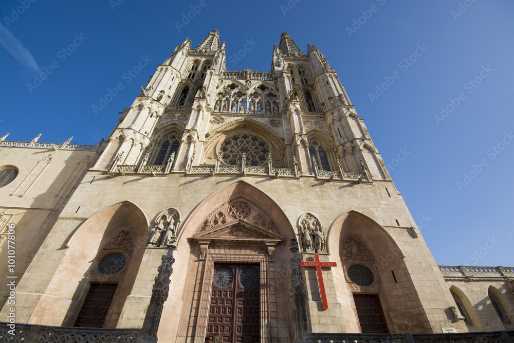 Entrada de catedral de Burgos, España
