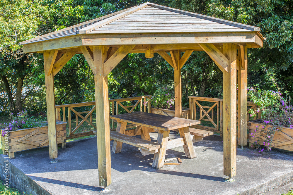 kiosque public, Bois-Blanc, Sud-Sauvage, île de la Réunion kiosque public, Bois-Blanc, Sud-Sauvage, île de la Réunion