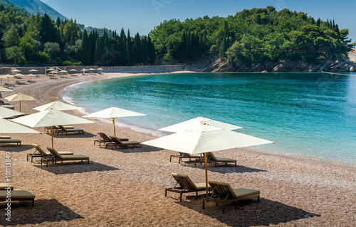 Fototapeta Naklejka Na Ścianę i Meble -  Adriatic sea sand beach at bautiful bay