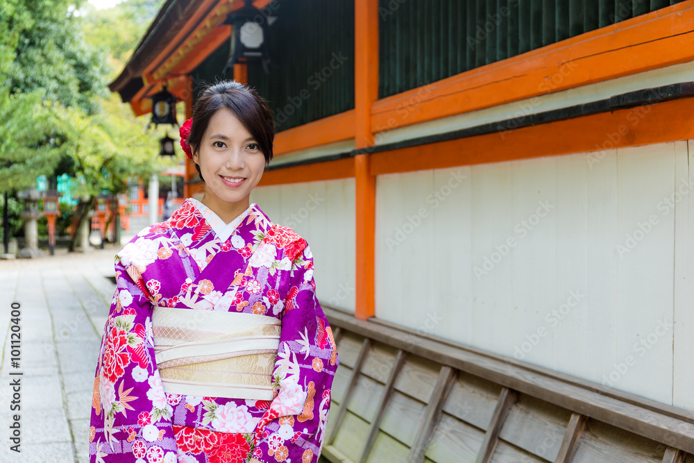 Japanese Woman wearing the kimono dress