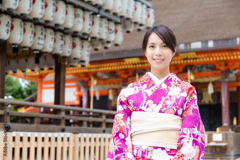 Asian Woman wearing the traditional japanese dress