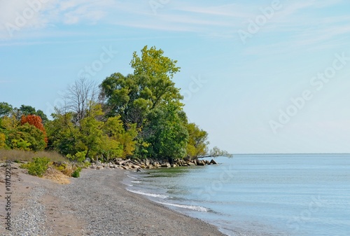 Fototapeta Naklejka Na Ścianę i Meble -  Lake Erie shoreline at  Point Pelee National Park, Ontario 