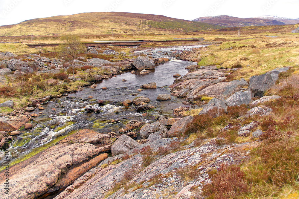 Obraz premium Landscape of lake and mountains in Scotland