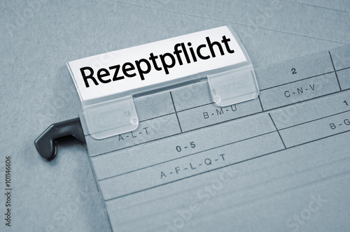 Schild, Stempel, Ordner mit rezeptpflichtig, rezeptfrei