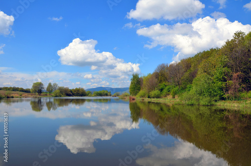 Spring pond © luzkovyvagon.cz