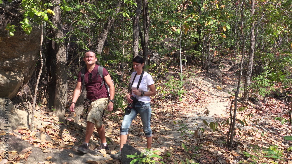 Man and woman Walking On Forest Path. Jungles of Thailand. 4K video
Man and woman Walking On Forest Path. Jungles of Thailand. 4K video