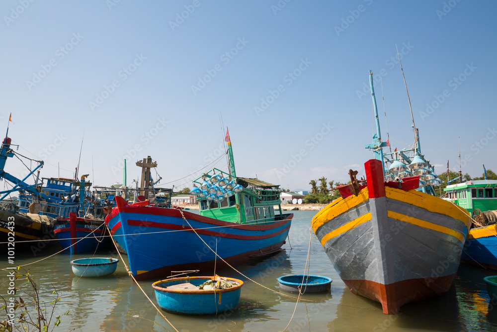 Fischerboote in Phan Thiet und Mui Ne in Vietnam