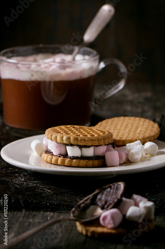 Cookies with marshmallows