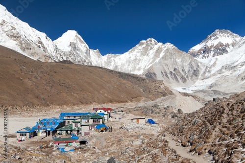  Gorak Shep village, mount Pumo Ri and Kala Patthar, way to Kala Patthar and Mount Everest base camp, Sagarmatha national park, Khumbu valley, Nepal
