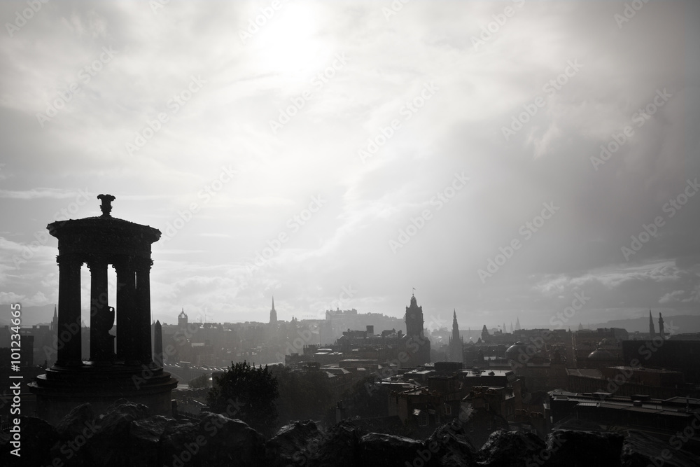 Obraz premium Rain in Calton Hill