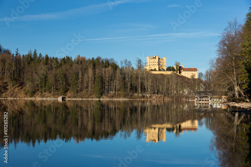 Alpsee mit Schloss Hohenschwangau bei Füssen, Bayern