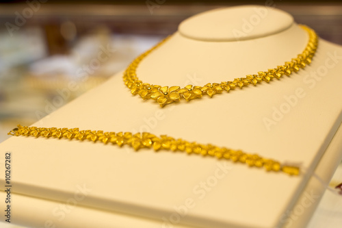 Gold Store bracelet Neckless accessories