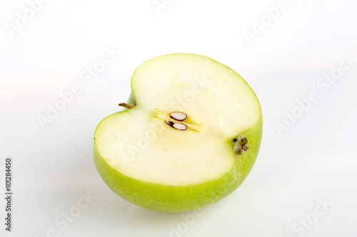 Green apple, isolated on white background,selectice focus photo