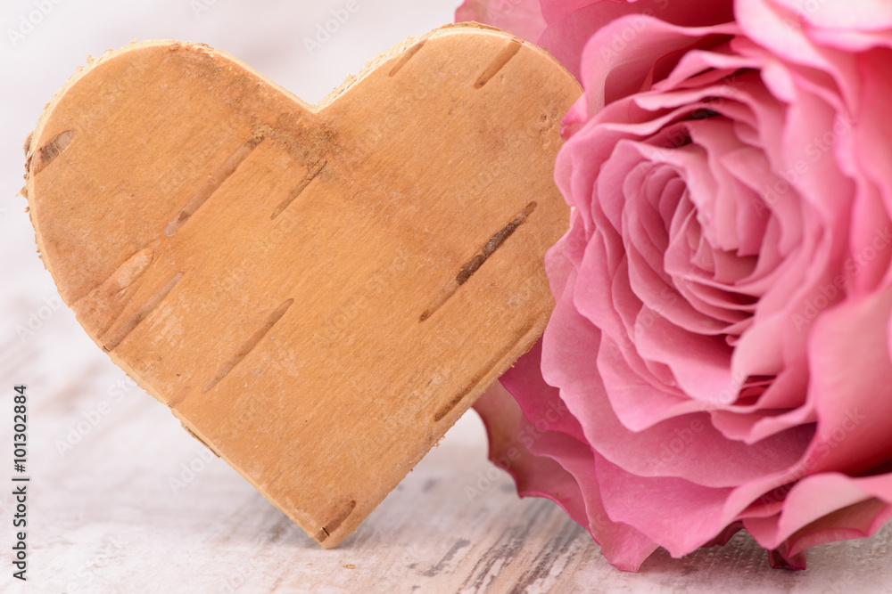 Rose und Herz für Valentinstag, Geburtstag und Muttertag Stock Photo |  Adobe Stock