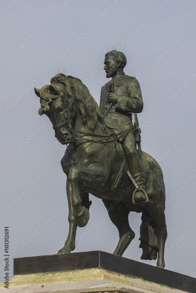 Estatua soldado y caballo
