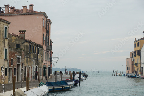 Fototapet canal in Venice, Italy
