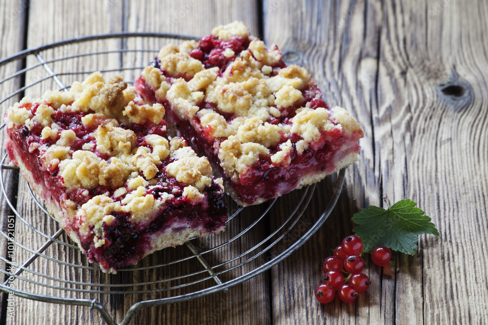 Bild auf Leinwand Red currant pie