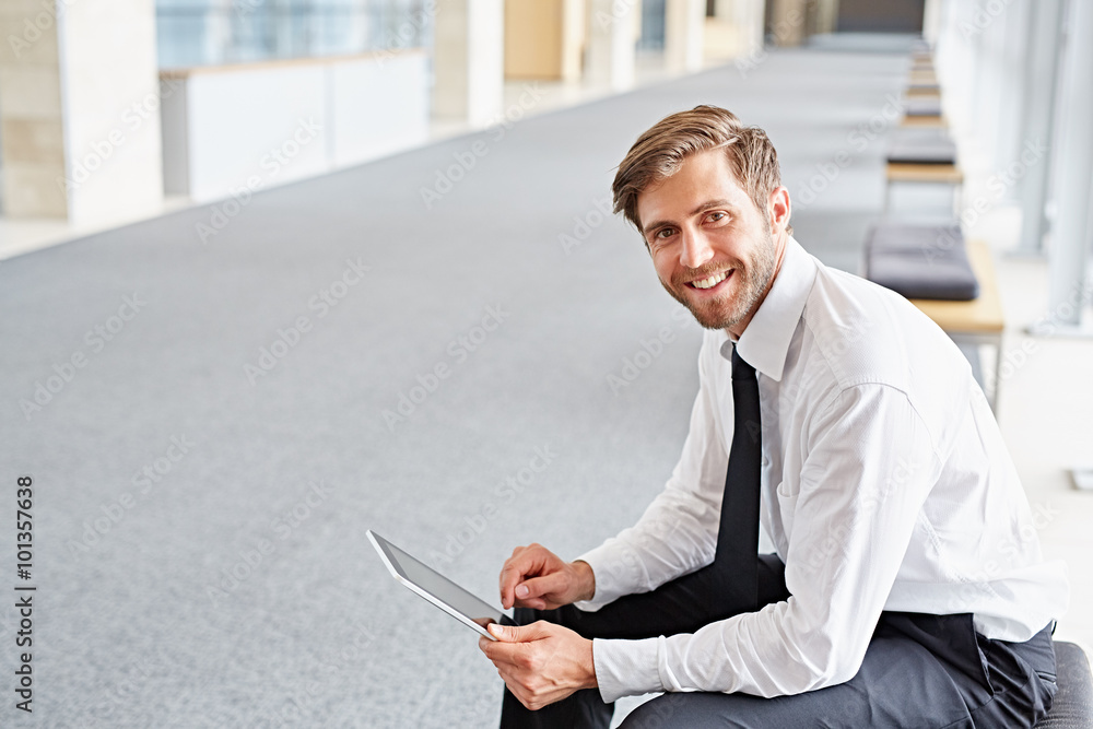 Fotografie Business information is so accessible now