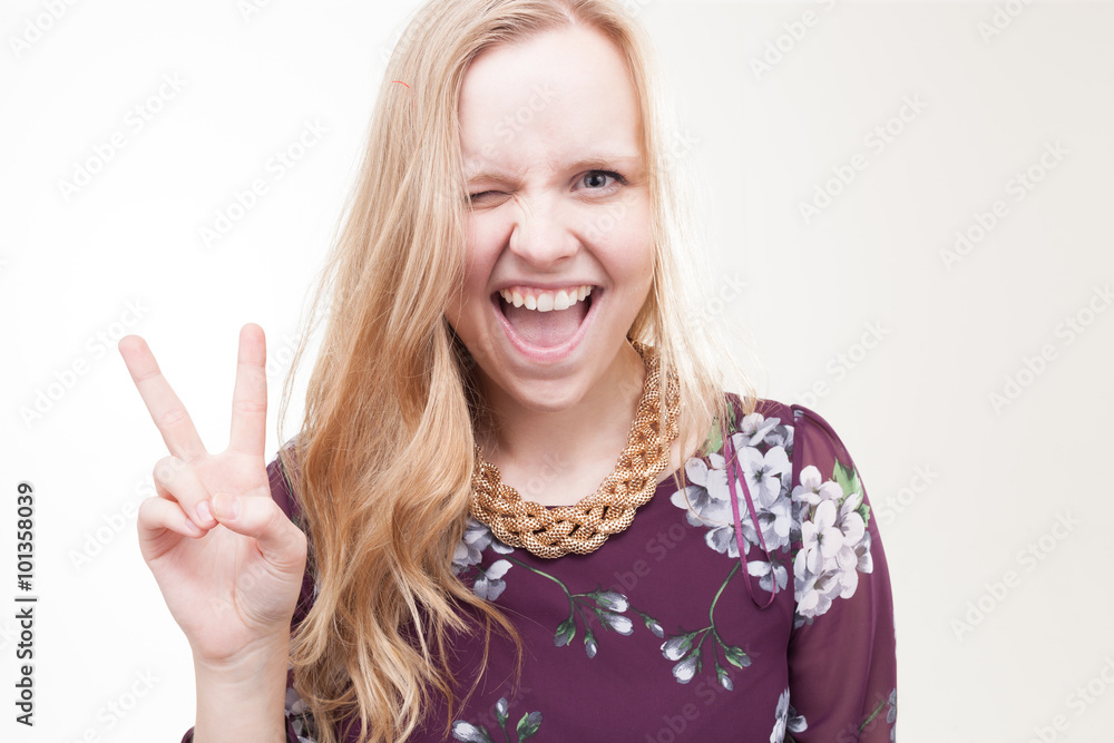 Frau formt Victory Frau formt Victory